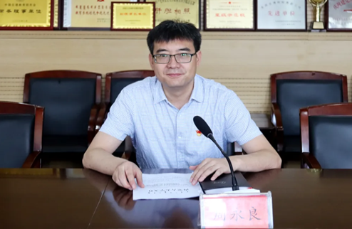 黨委委員、副院長(zhǎng)    周永良